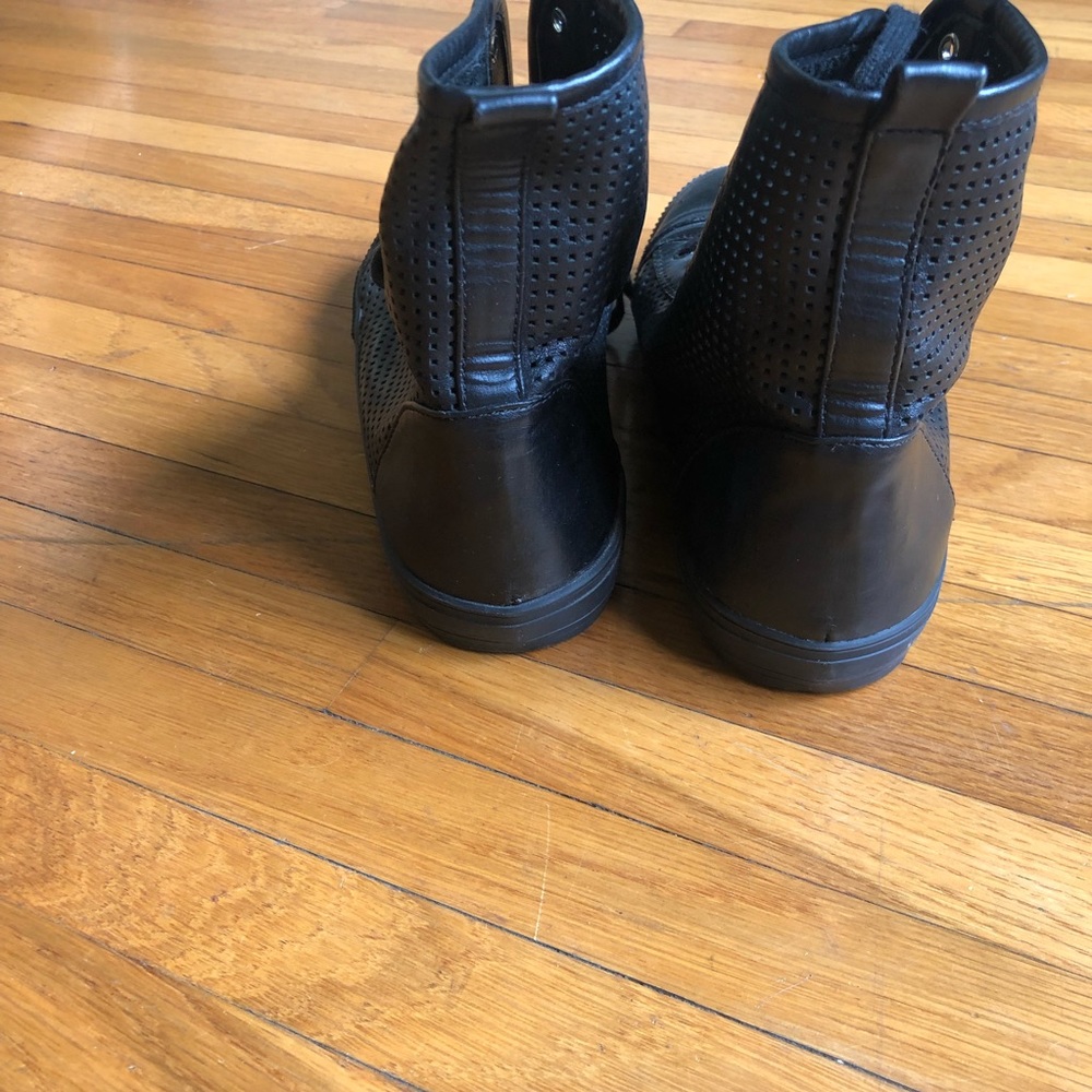 Shelly’s London Black Leather sneaker - Picture 4 of 6